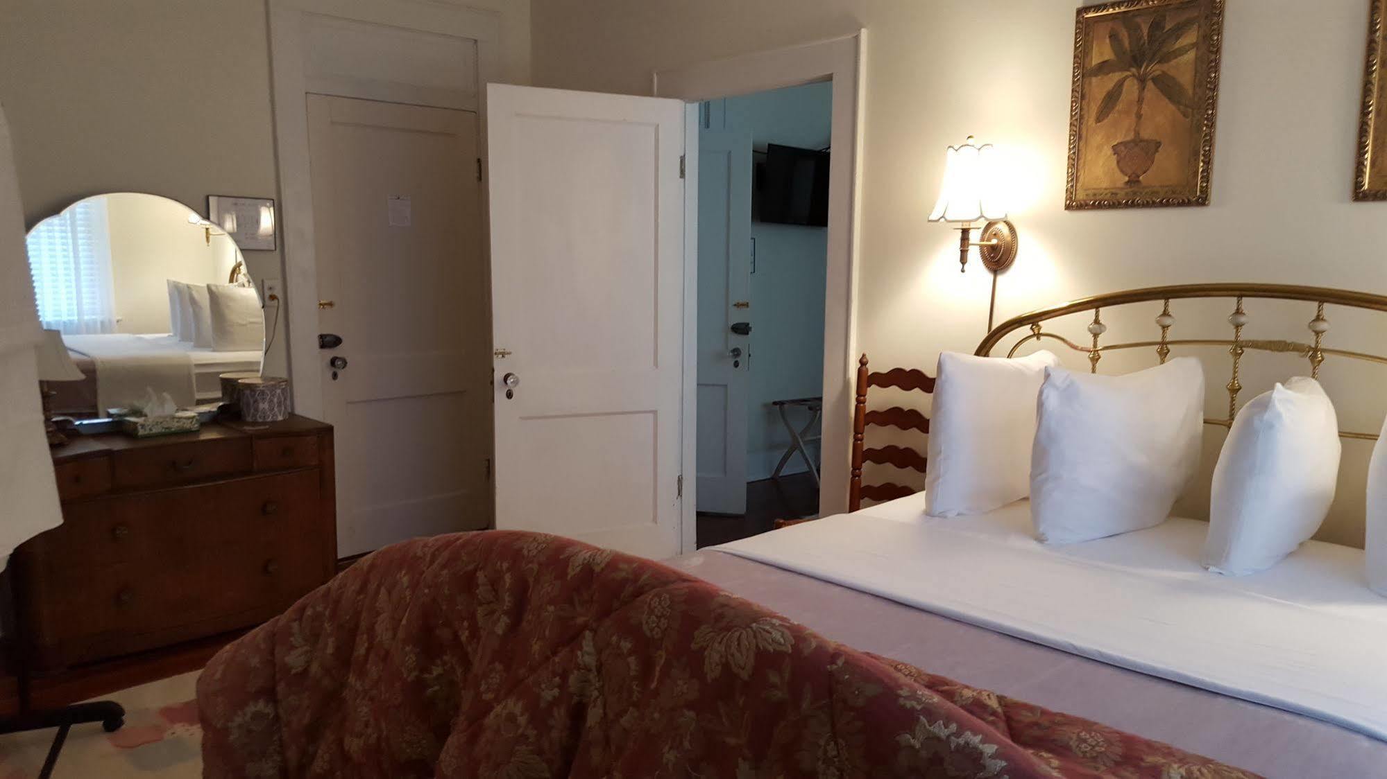Putnam Lodge Hotel And Spa Cross City Екстер'єр фото
