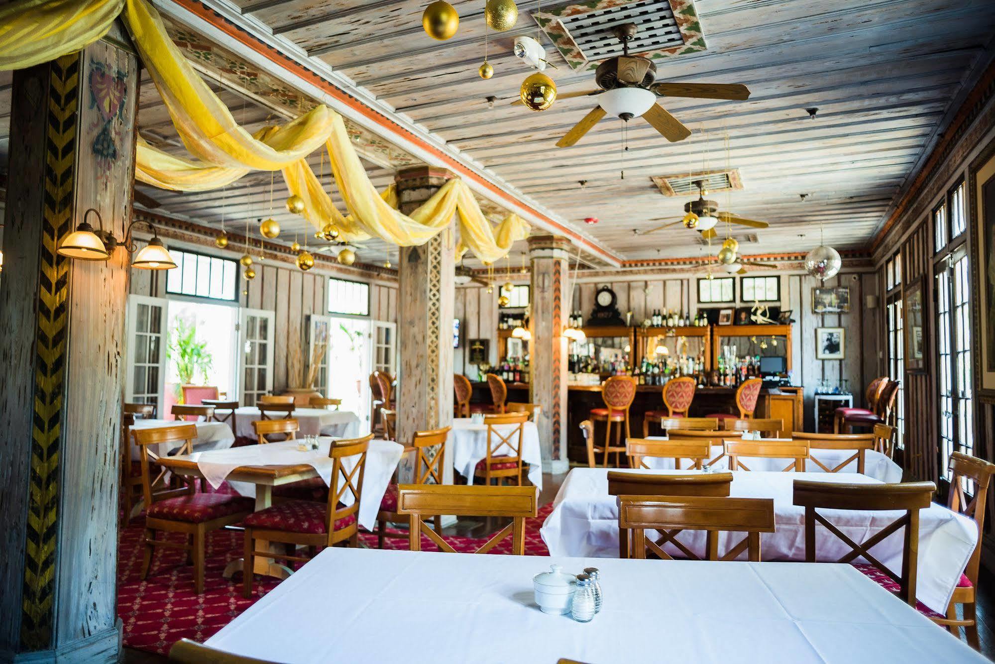 Putnam Lodge Hotel And Spa Cross City Екстер'єр фото