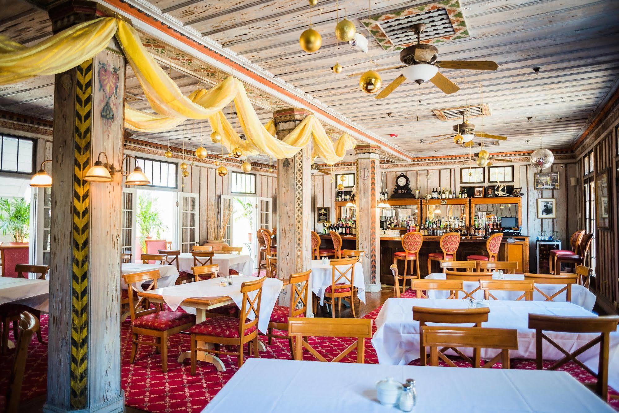 Putnam Lodge Hotel And Spa Cross City Екстер'єр фото